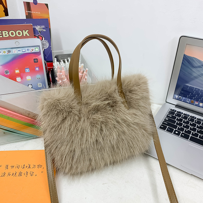 2025 Autumn And Winter New Women's Casual Handbag Multifunctional Niche Designer High-end Cross-border Plush Bag Women's Fashion Bag