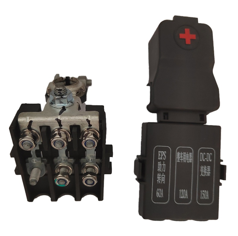Triple Way Fuse Box for Automotive Applications - Durable Material with Triple Protection Features