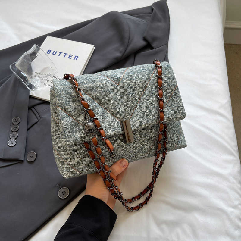 Light Luxury Denim Underarm Women's 2025 New Minimalist Fashion Designer Crossbody Bag Chain Crossbody Plaid Single Shoulder Small Square Bag Min