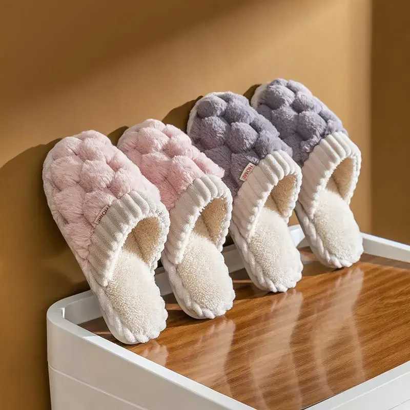 Cotton Slippers for Women in Winter Suitable for Home Use in Indoor Warmth and Anti Slip Home Winter Couple Plush Men SlippersXJ240723