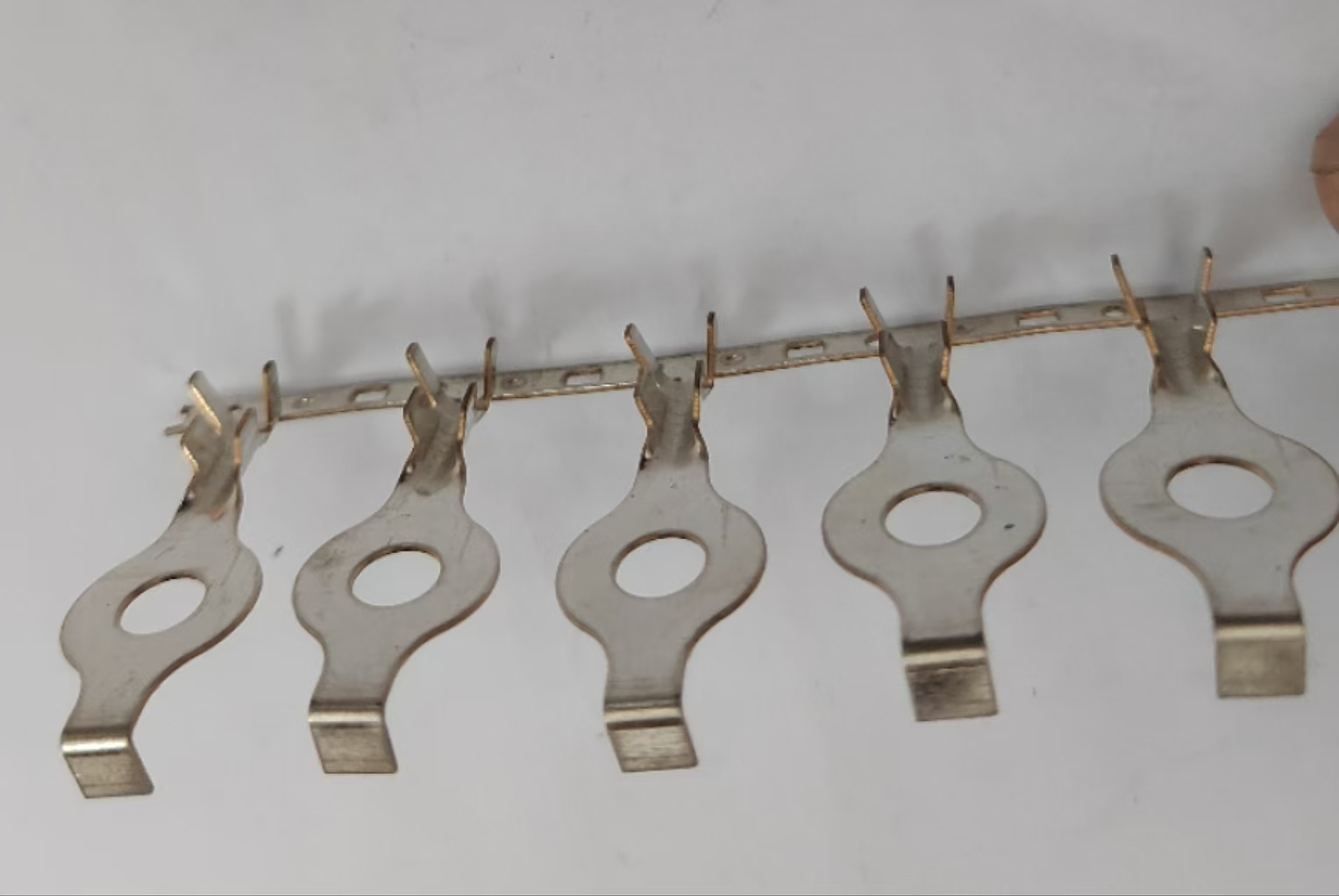 High-Quality Chain Type Round Wire Terminals with Secure Fit