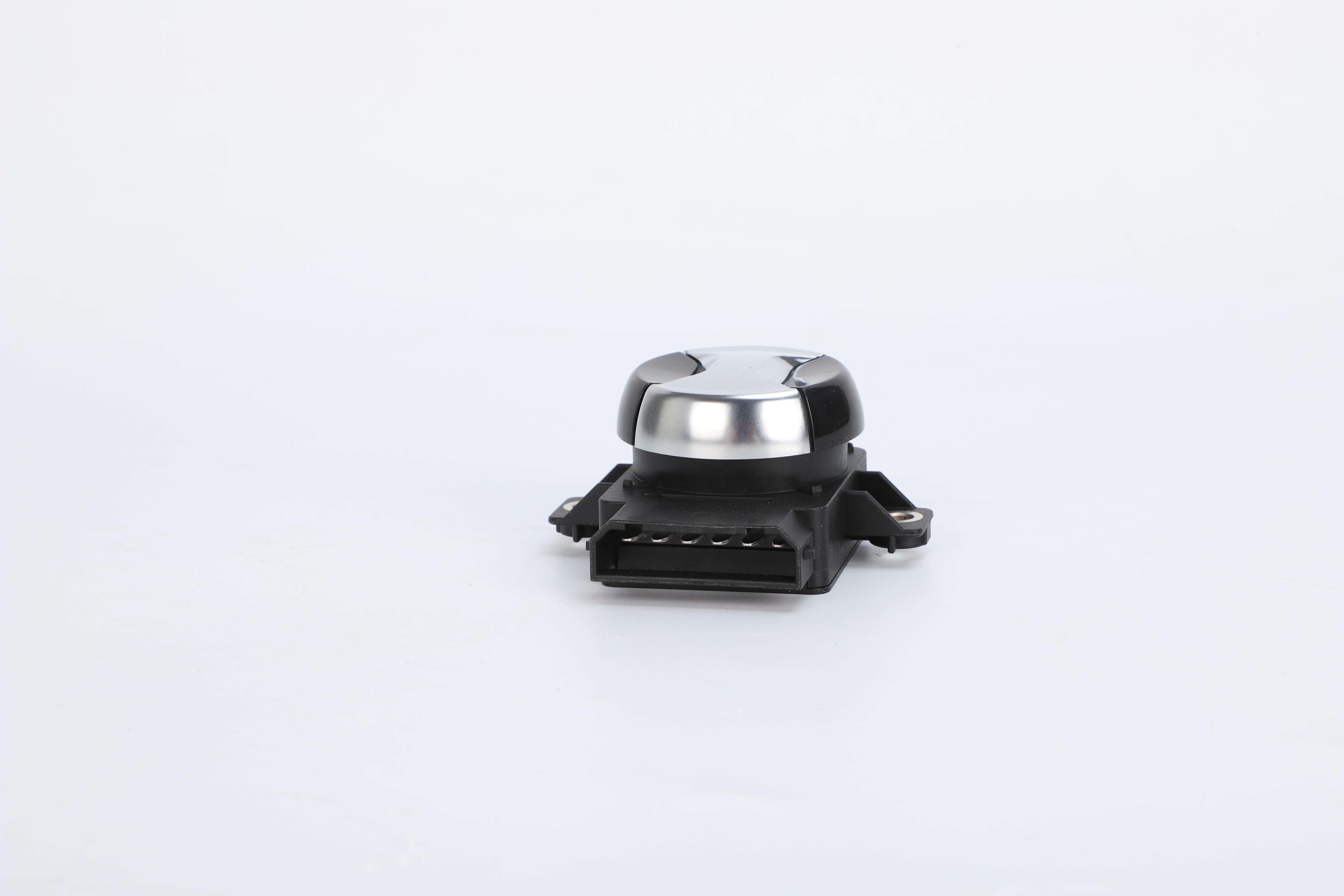 Adjustable Four-Way Waist Support Switches for Comfort and Ease of Use