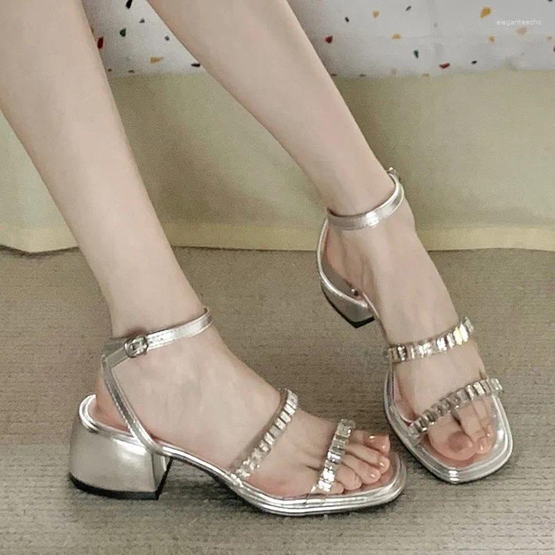 2025 S Fashion Designer Sandals Temperament High Heels External Wearing Women S Summer French One Character Strip Sand Roman Shoes Female