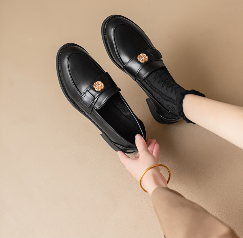 Women Casual Shoes Leather Shoes Vintage Design Loafers Shoes Slip On France Gentle Style Fashion Triple Black Brown Free shipping