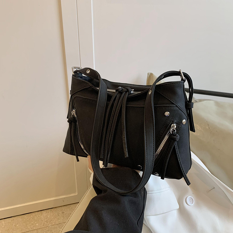 Women's Casual Crossbody Bag Personalized Large Capacity 2025 Autumn/winter New Designer Shoulder Bag Functional Fashionable Design Slanted Pillo