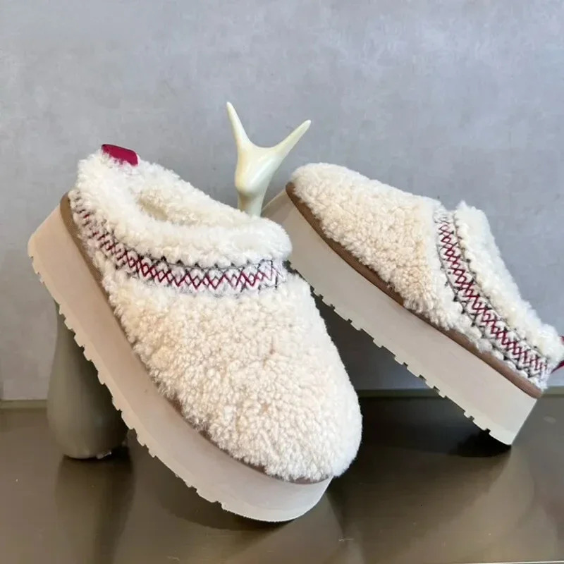 2024 New Women Fur Slippers Ankle Boots Flats Platform Short Plush Warm Flip ps Cotton Shoes Designer Brand Winter Snow Botas 9867 73f6