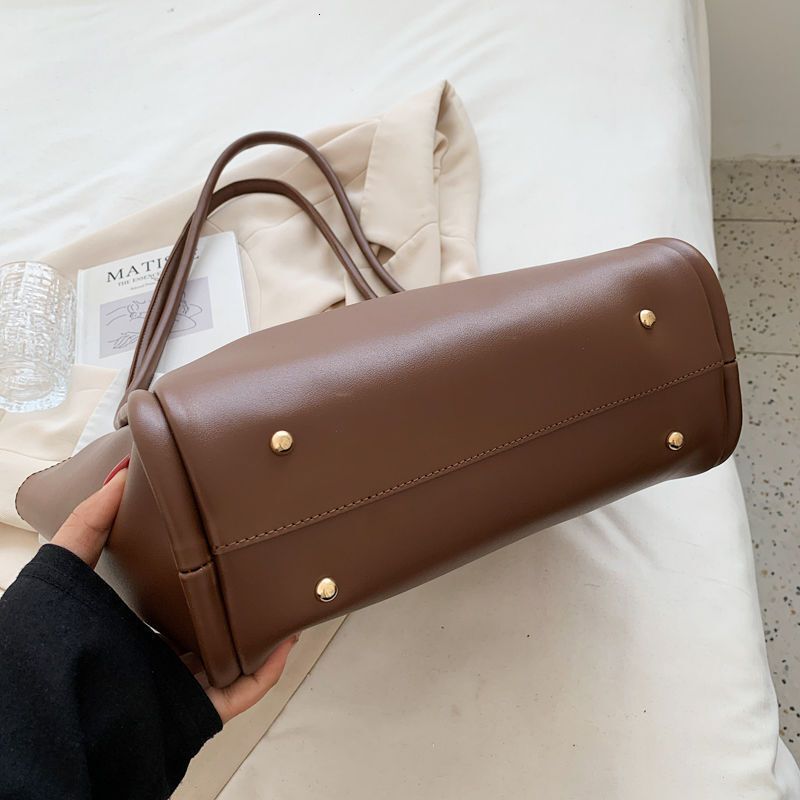 Designer Bag Large Capacity Women's 2025 Autumn And Winter New Item Light Luxury Fashion One Shoulder Office Women's Commuting Handbag