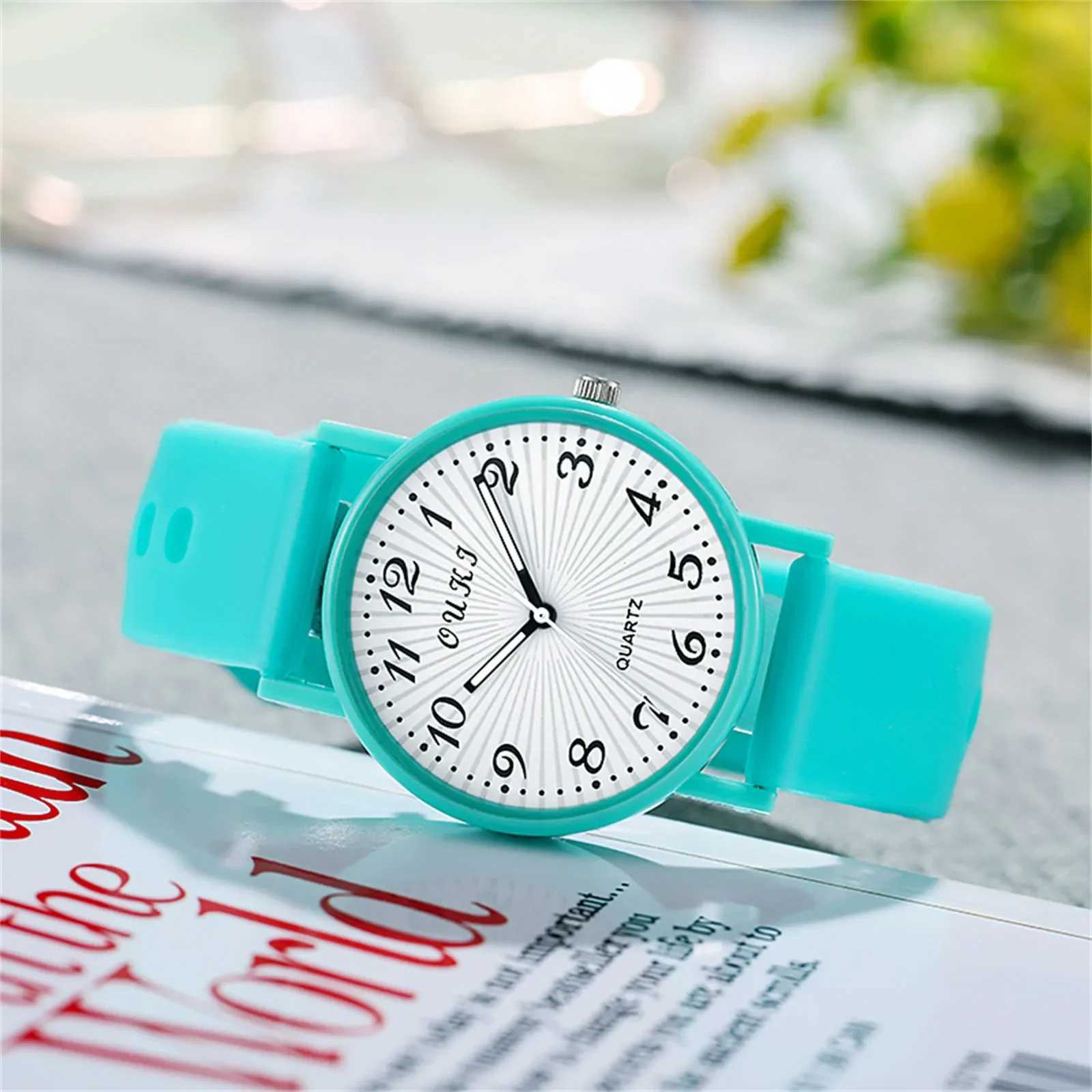 Multi Color Silicone Strap Watch for Students Quartz Minimalist Watch Digital Ins Watches for Women Fashion Round Dial RelogioX240923