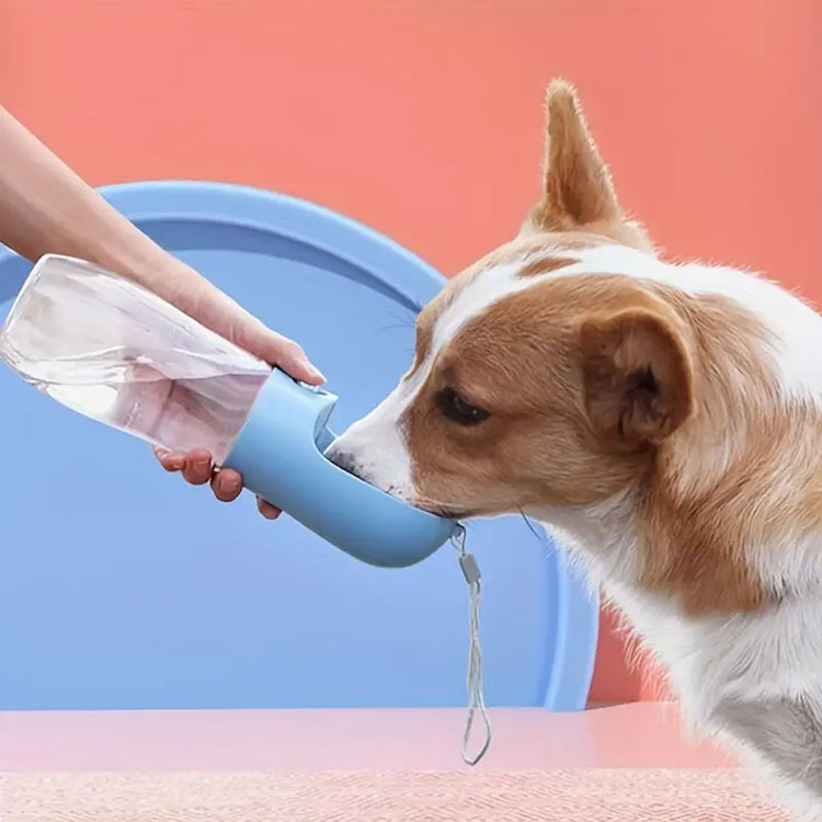 Pet supplies Going out water cup Portable dog water bottle Walking dog accompanying cup cat water feeder