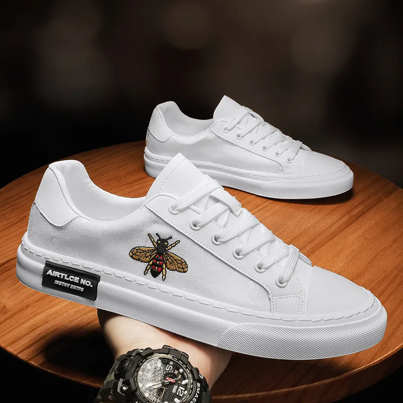 New 2024 Men's Trendy White Casual Breathable Canvas Skate hot Shoes for Winter