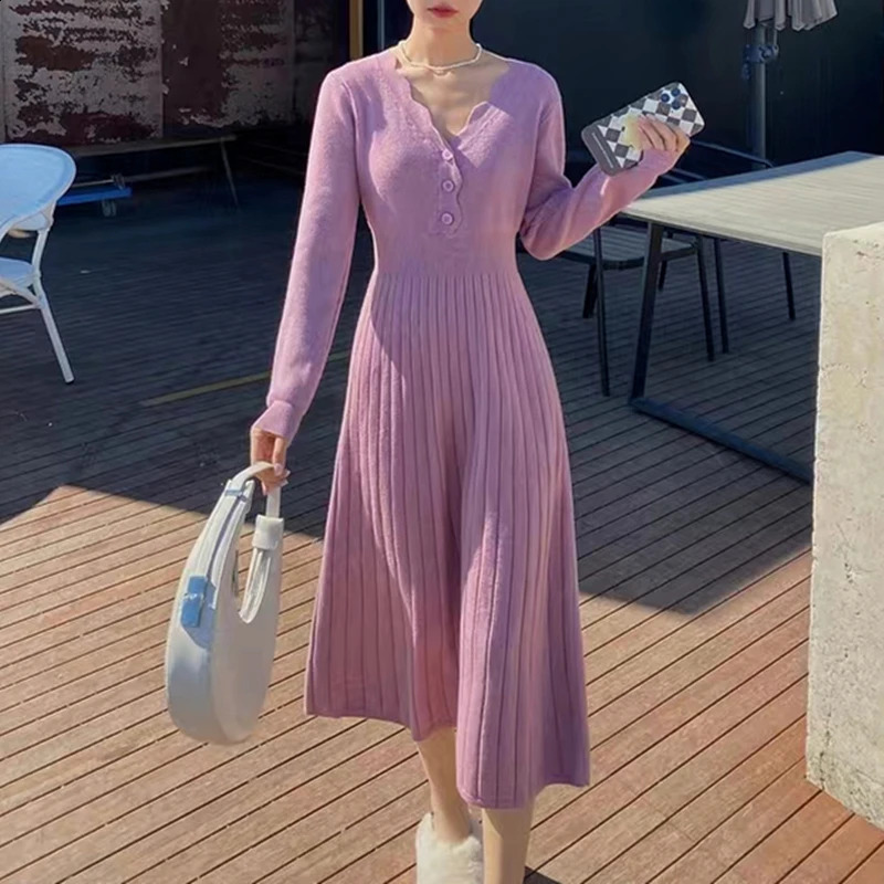2024 Elegant and Sweet AutumnWinter Casual Womens Sweater Dress Korean Slim fit Horn Big Swing V-neck Long Sleeve 240913