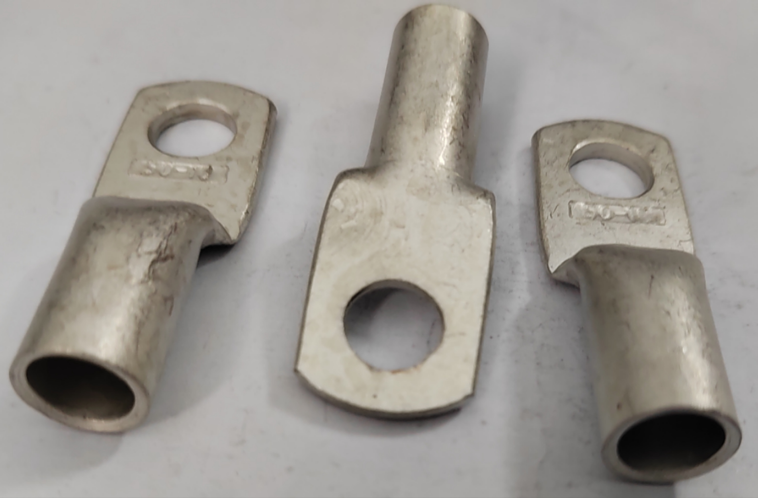 High-Quality Metal Tube Joints with Robust Construction for Industrial Use