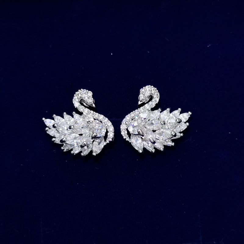 Earring for woman swan shaped zirconium stud earrings with gold-plated copper body and design for high quality and luxury earrings