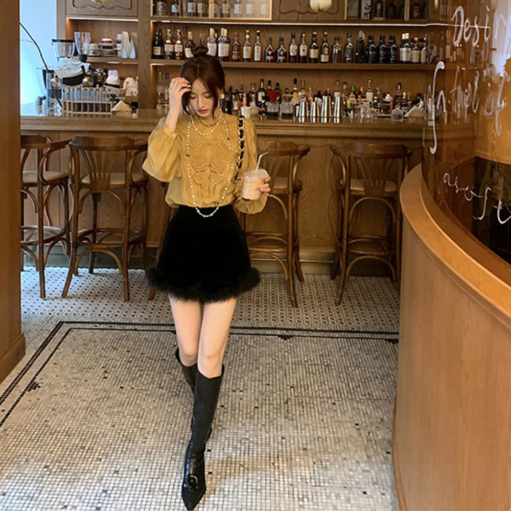 Autumn Winter Fashion Street Clothing Retro Style Feather Decoration Party Casual Shorts Womens Elegant Bottom 240924 XJ260206