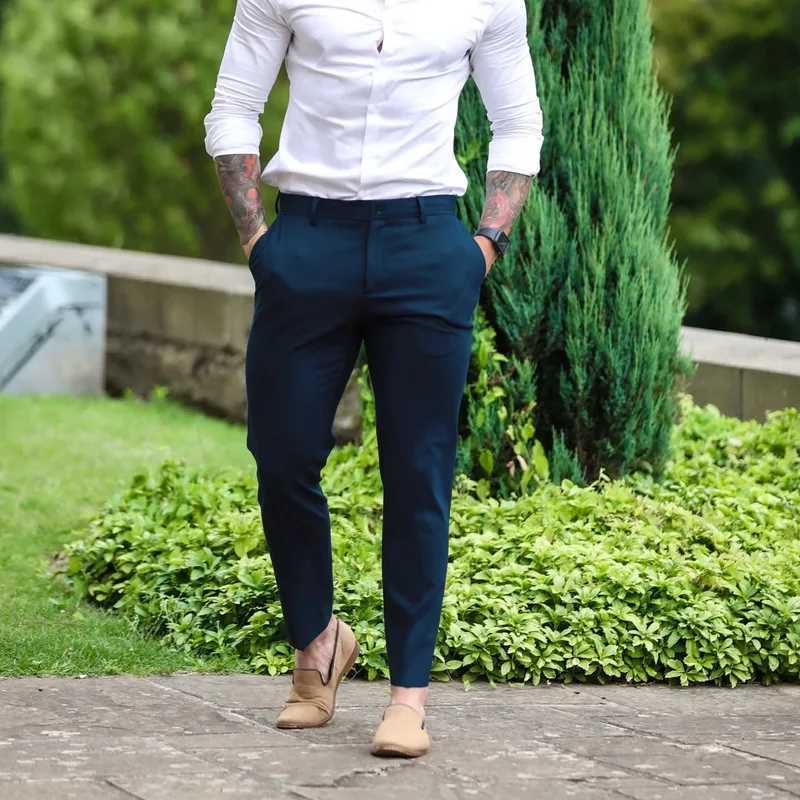 2025S Fashion Designer Mens Slim Fit Elastic Waist Harem Straight Leg Sports Casual Work Jogging Pants Strtwear Z