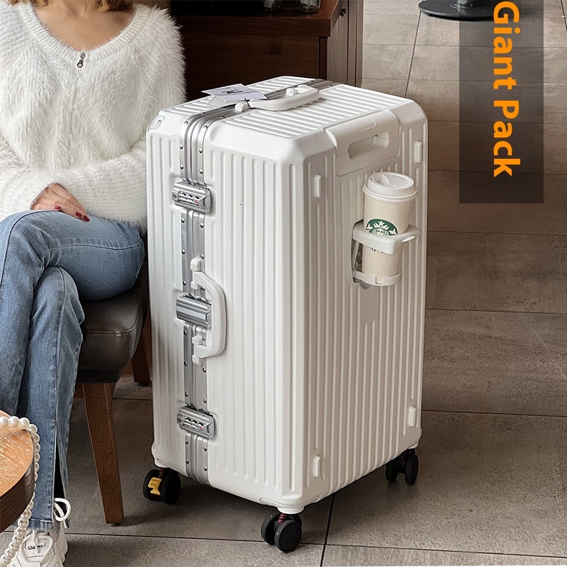Super Large Aluminum Frame Lage - Women's 32 , Men's 28 Leather Suitcase dh910320090