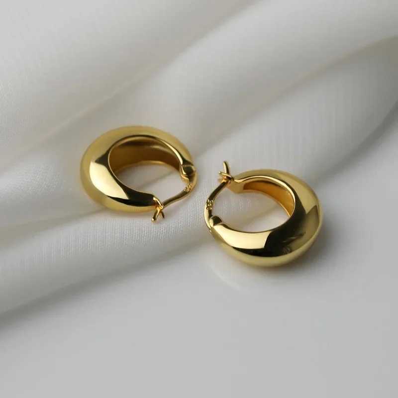 Punk round thick hoop earrings suitable for women gold galvanized wide geometric metal statement earrings vintage jewelry W240923
