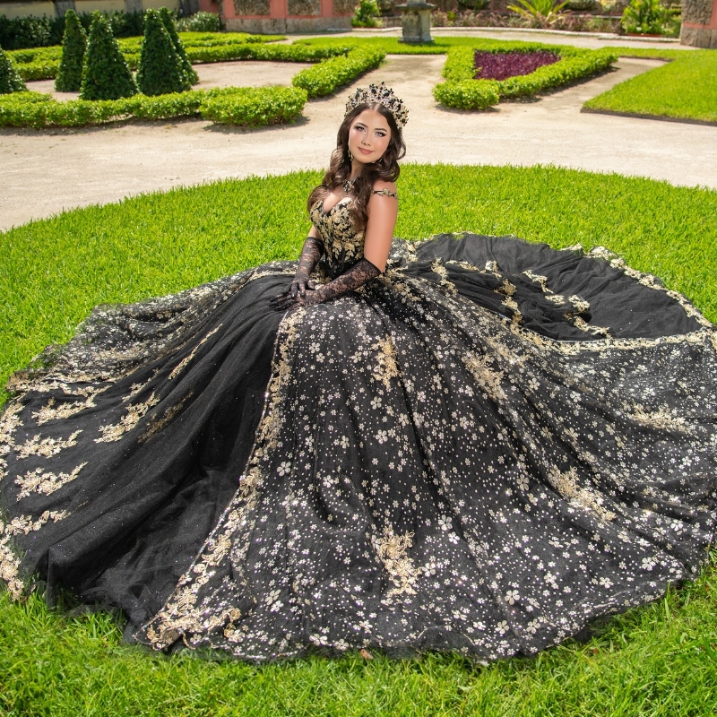 Black Princess Quinceanera Dresses Off the Shoulder Ball Gown Sweet 16 Dress Gold Appliques Lace Beads Tull Party Birthday Vestidos 15 De Anos