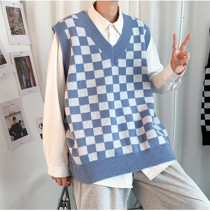 Men Knitted V Neck Japanese Vintage Loose Sleeveless Plaid Vests Chic Pullovers Chaleco Hombre Blue Checkerboard Sweater Vest 240924