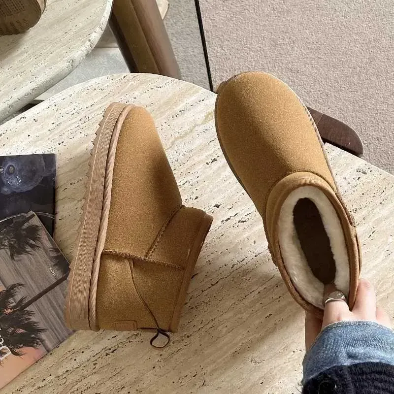 Designer Boots New 2024 For Women Ultra Mini Boot Comfort Fashion Australian Platform Leather Warm Ankle Fur Booties Winter