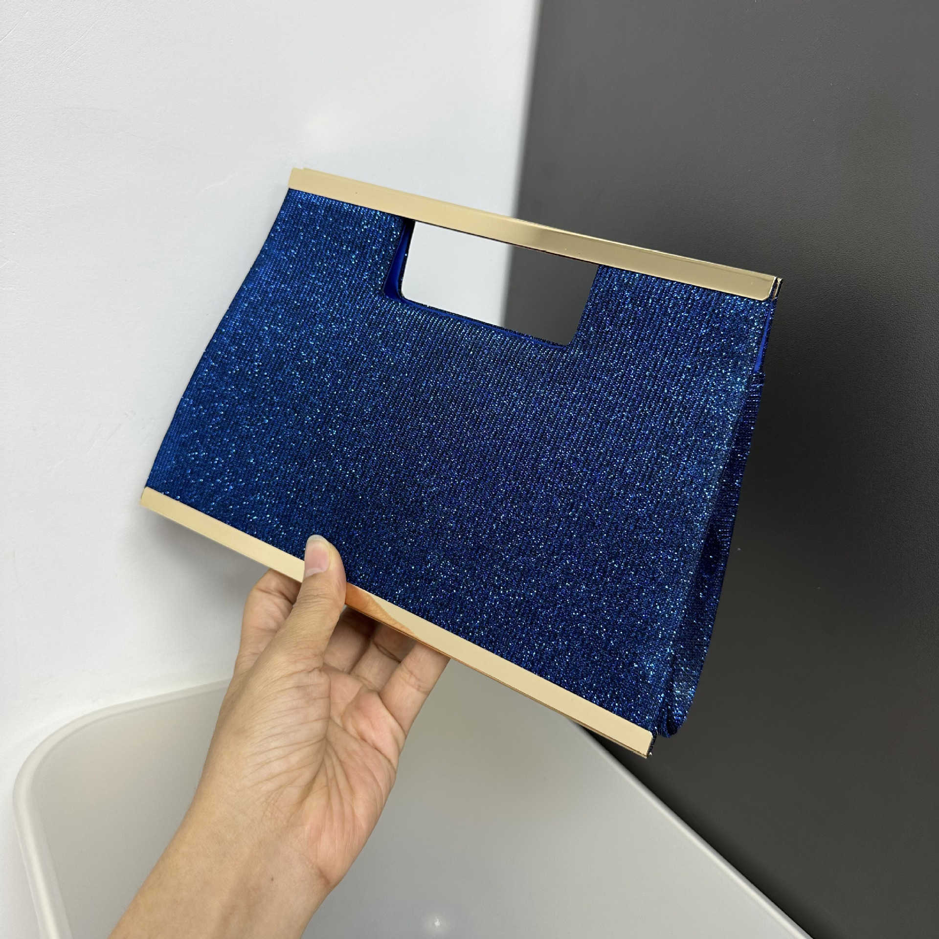 Clutch Bag Portable Small Square Bag Shiny Dinner Temperament Hand Designer Bag Womens Banquet Bag Celebrity Cheongsam Dress Bag 240920
