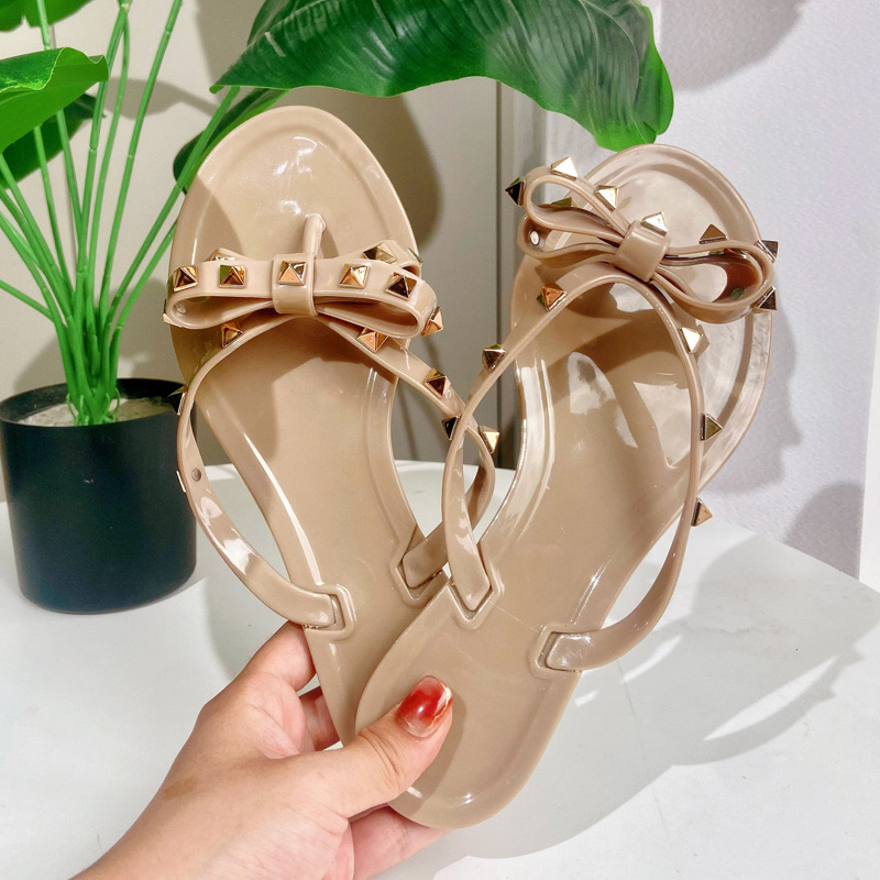 Wholesale Cheap Summer Comfortable Flat Rivet Women Flip Flop Sandals 73f4