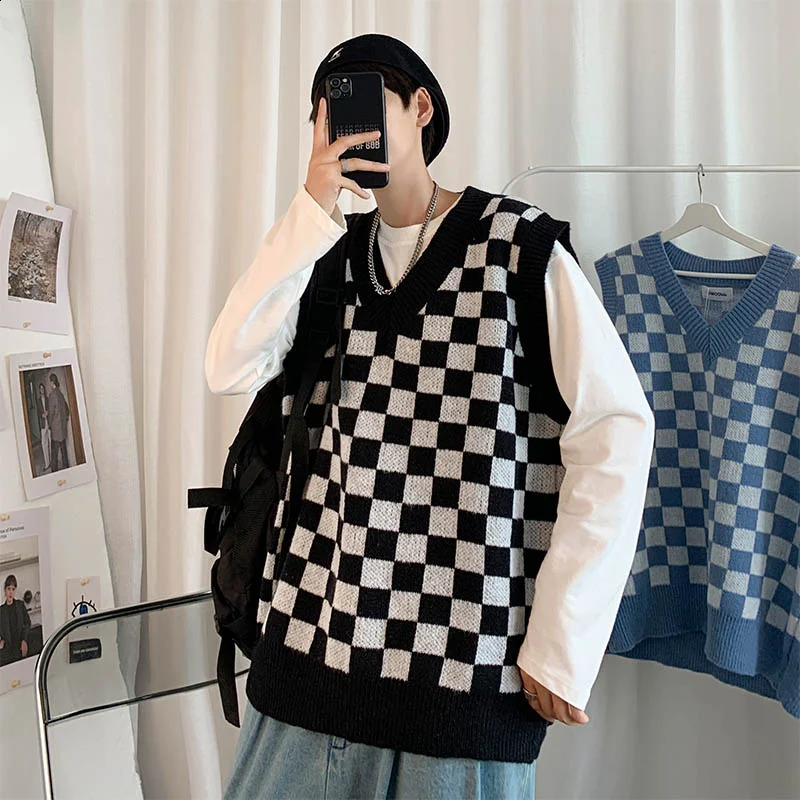 Men Knitted V Neck Japanese Vintage Loose Sleeveless Plaid Vests Chic Pullovers Chaleco Hombre Blue Checkerboard Sweater Vest 240924