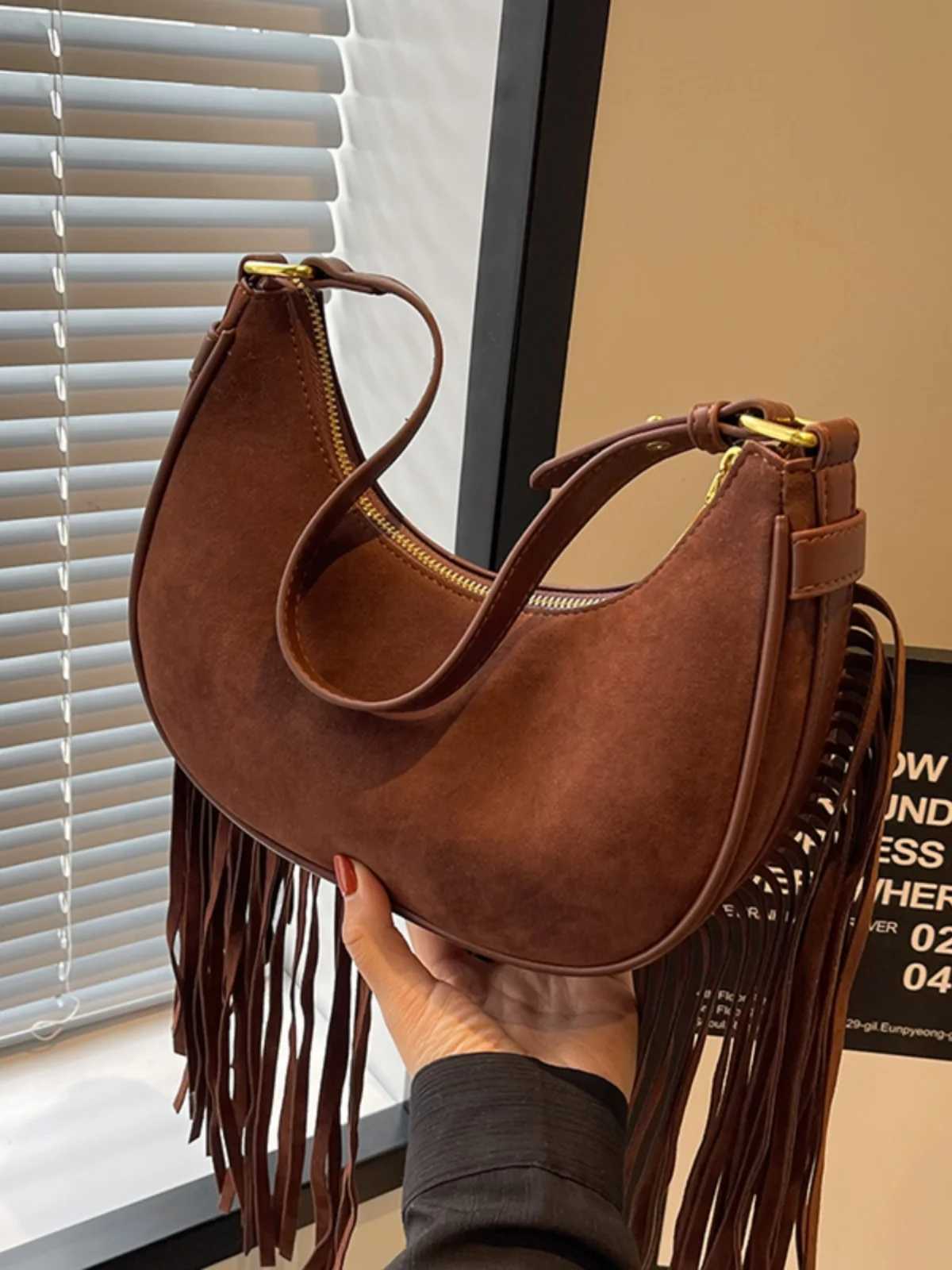 Autumn Winter Retro Niche Design Tassel Bag 2024 New Women s Popular Crossbody Shoulder Underarm 240924