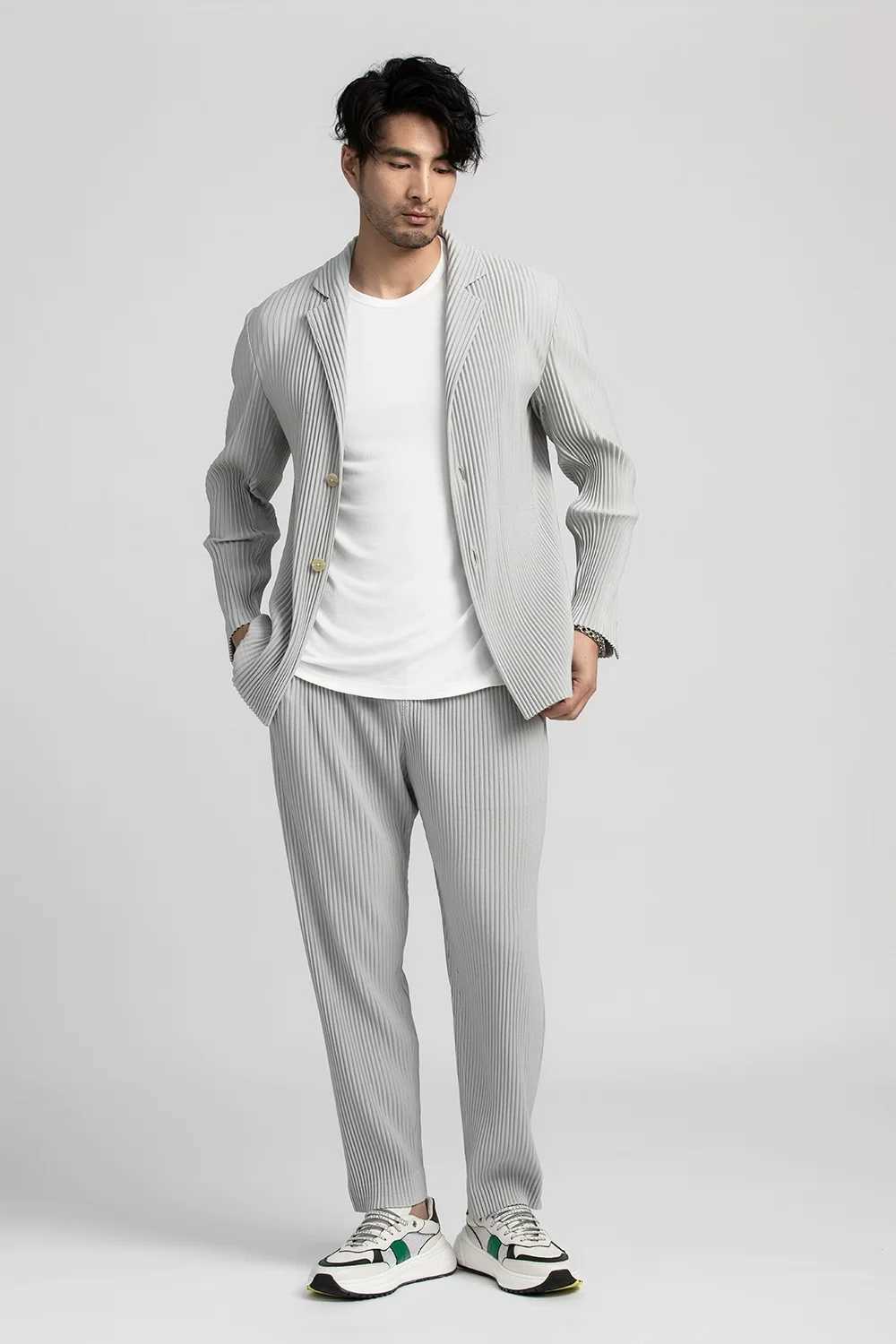Miyake Pleated Pants For Men Casual Pants Men Japanese Strtwear Men Fashion Japanese Style Trousers Baggy Pants Wild Trousers Z250109
