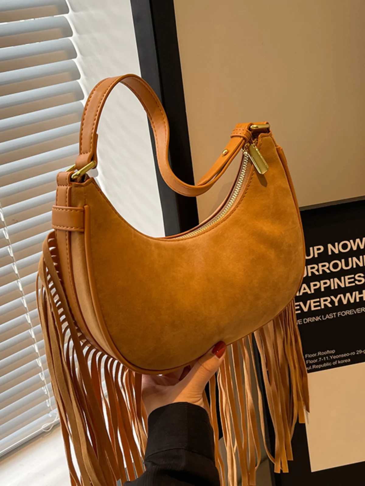 Autumn Winter Retro Niche Design Tassel Bag 2024 New Women s Popular Crossbody Shoulder Underarm 240924