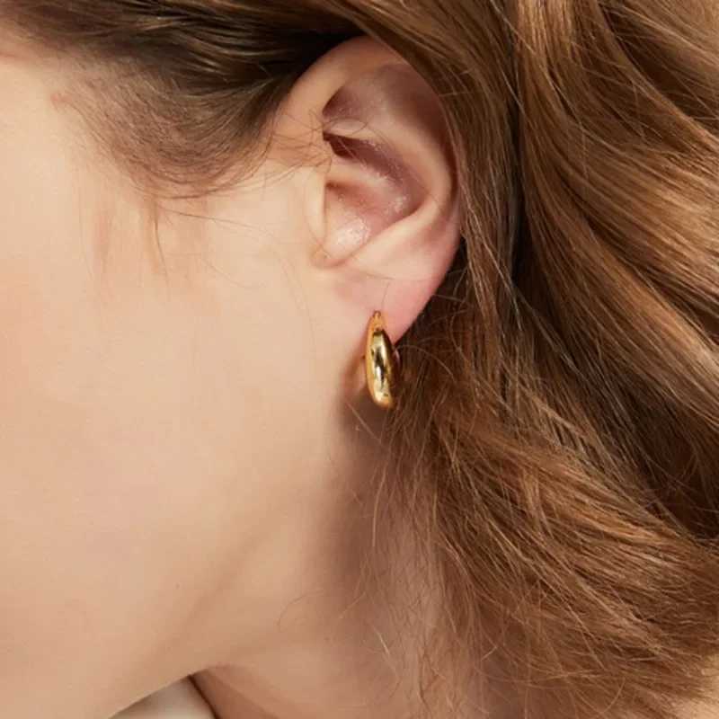 Punk round thick hoop earrings suitable for women gold galvanized wide geometric metal statement earrings vintage jewelry W240923