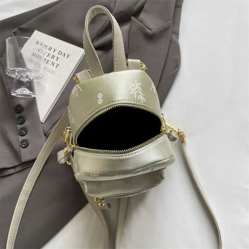 CMM Backpack Design Women's Small Backpacks 2024 Winter Korean Fashion Backpack Lady Travel Retro Fabric Girls Back Packs