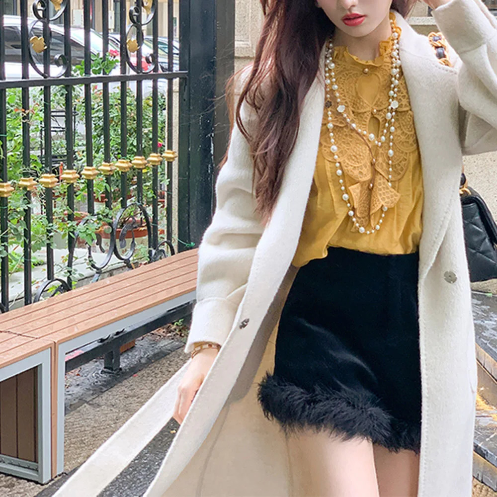 Autumn Winter Fashion Street Clothing Retro Style Feather Decoration Party Casual Shorts Womens Elegant Bottom 240924 XJ260206