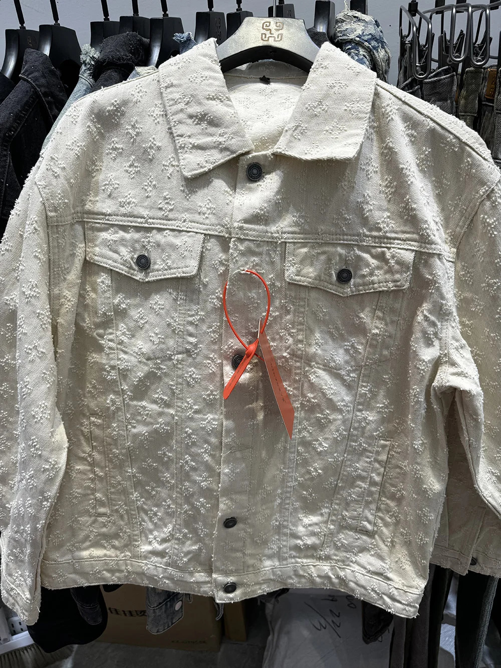 SpringSummer Jacquard Pattern Mens Denim Jacket Loose Suitable for Retro Jeans Coats Casual Clothing 240921