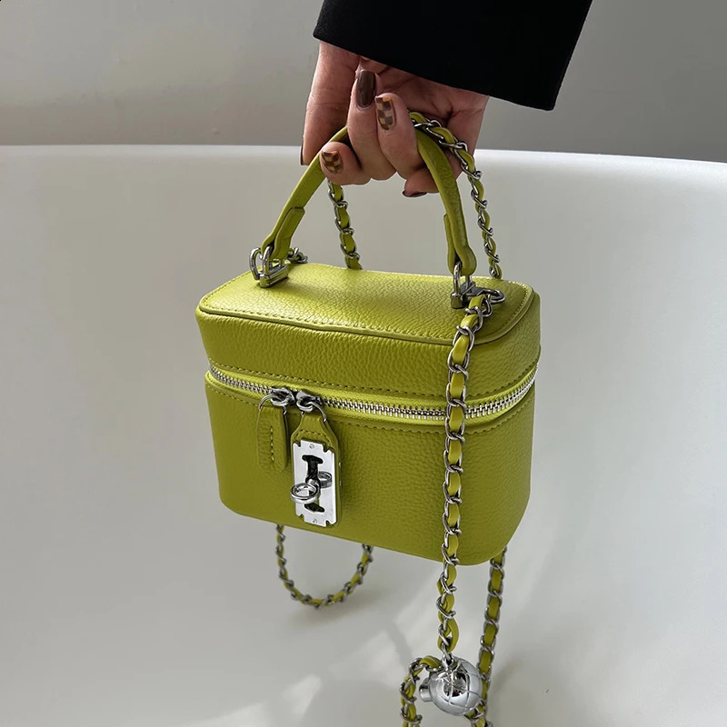 Womens square handbag summer fashion chain cross shaped bag texture PU shoulder elegant and fashionable mini phone 240724
