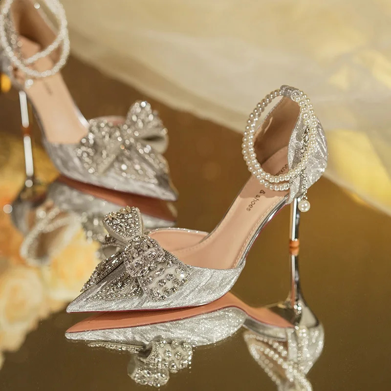 Summer Fashion Pointed Toe Sandals Womens Rhie Pearl Butterfly Gold Sier High Heels Party Wedding Plus Size Shoes dh5885370