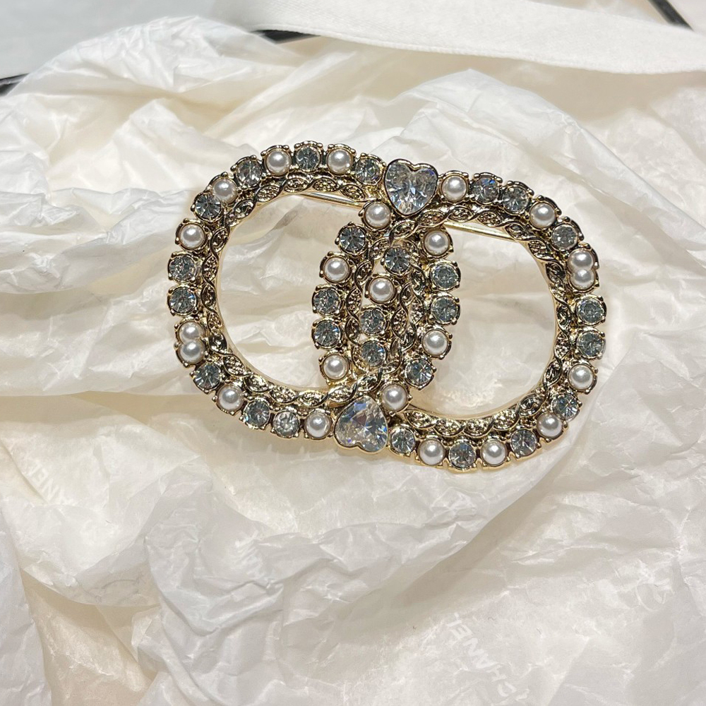 High Quality Designer Brooches Gold Plated Diamond Inlay Crystal Jewelry Letter Brooch Fashion Charm Pearl Pin Marry Wedding Party Gift Accessories