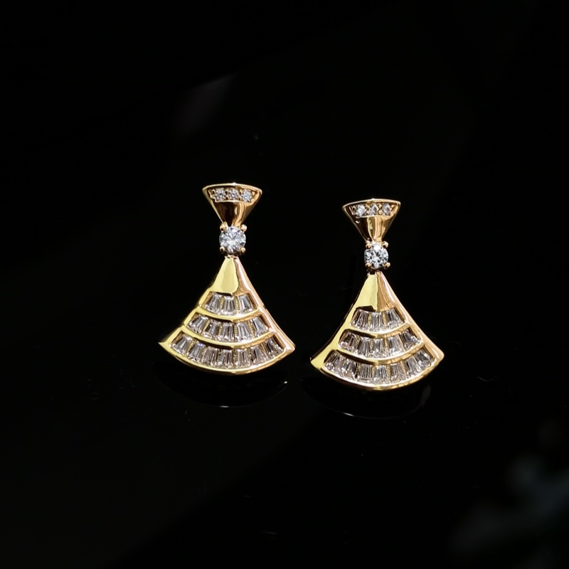 Designer Earring Scalloped Diamond Stud Earrings Micro Zirconium French Temperament Commuter Earrings