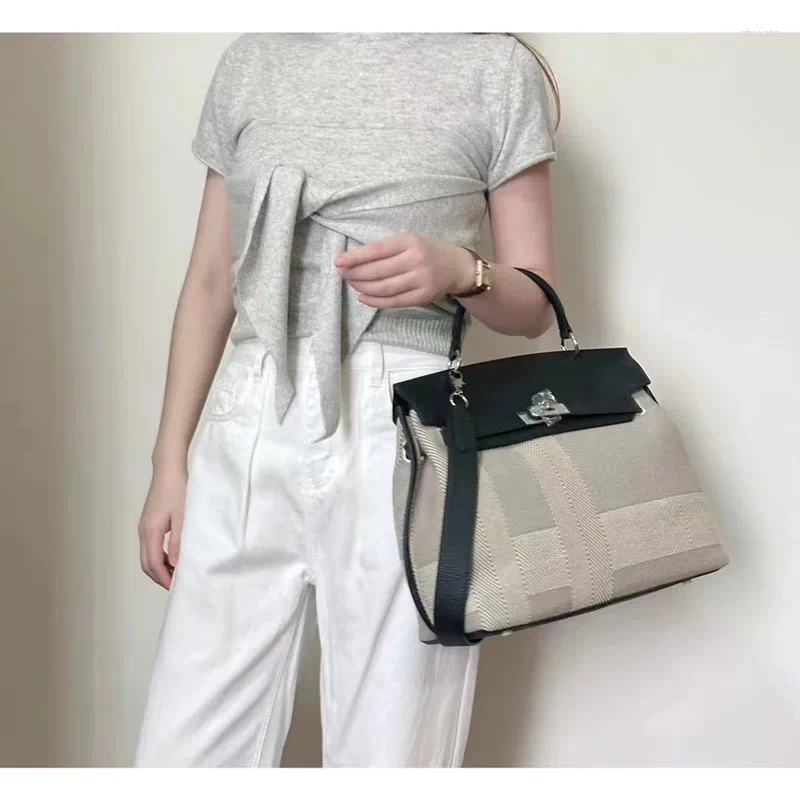 Bag High-sense Large-capacity Checkered Leather Large-size Commuter Handbag Single-shouldered Notebook Lock Tote