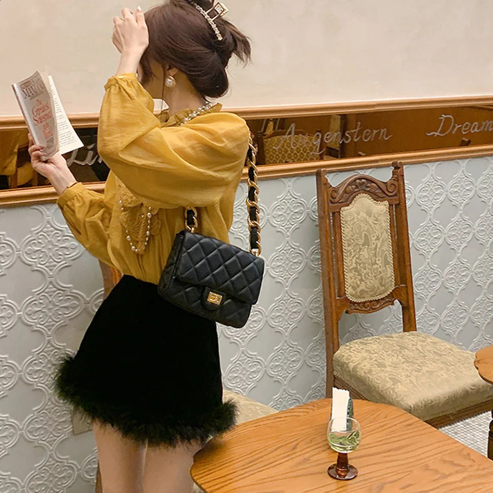 Autumn Winter Fashion Street Clothing Retro Style Feather Decoration Party Casual Shorts Womens Elegant Bottom 240924 XJ260206