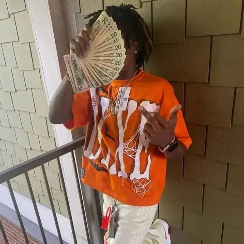 Harajuku hip-hop version anime letter printing oversized short sleeved T-shirt Y2k mens casual loose fashion retro top 240924