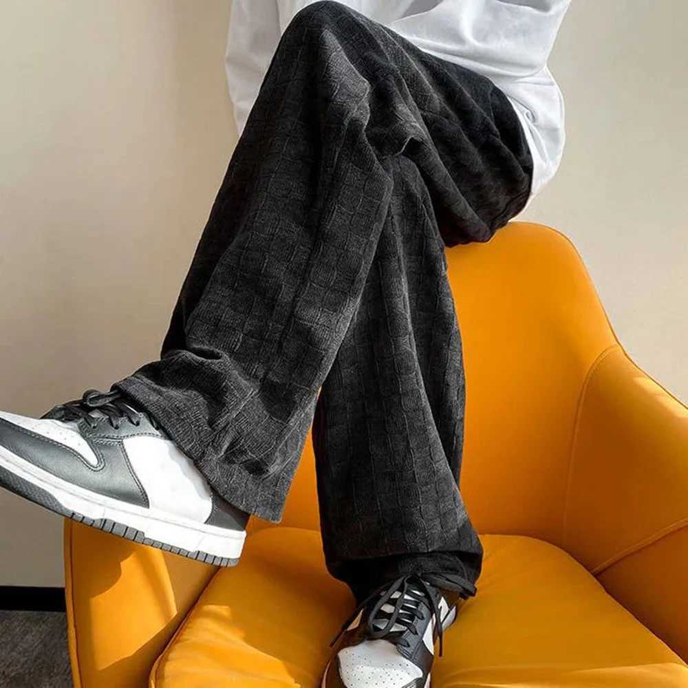 2025S Fashion Designer Mens Casual Checkerboard Straight Pants Spring New Fashion Simple Personty Comfortable Corduroy Trousers Unisex Z