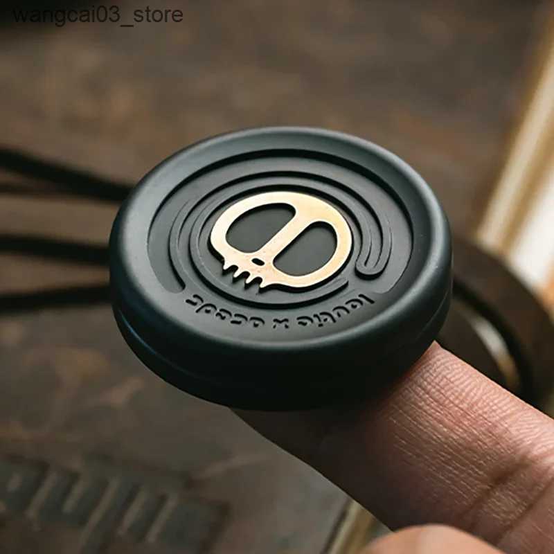 Decompression Toy ACEdc Devil Milk Cap Magnetic Haptic Coins Fidget Spinner Metal Fidget Toys ADHD Hand Spinner Autism Sensory Decompression Toys L240