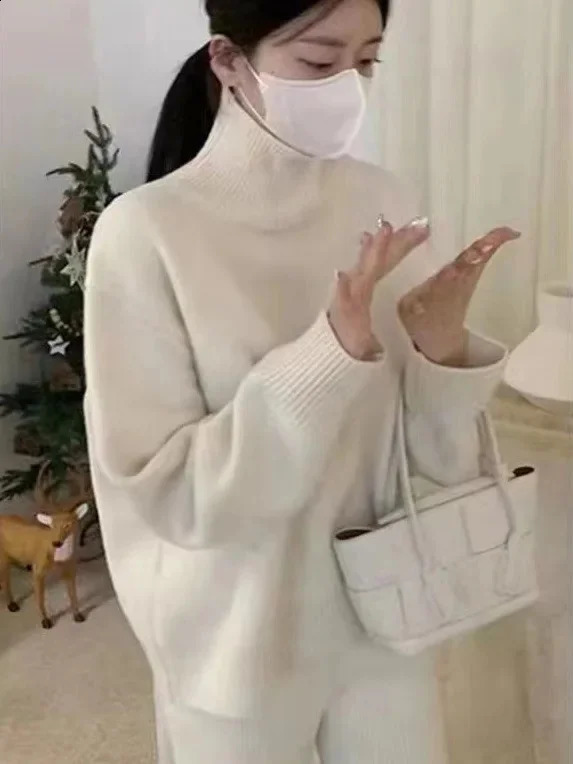 Womens turtle neck sweater large knit autumn and winter latte womens thick skydiving womens long sleeved top 240924