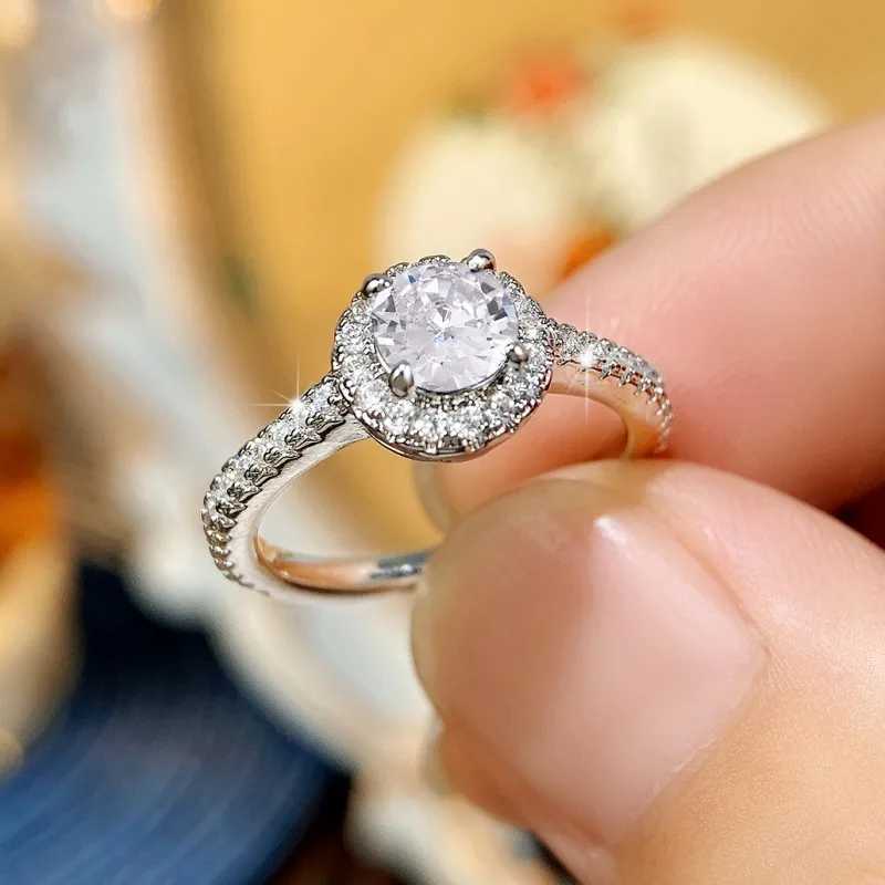 Huitan Simple Classic Womens Wedding Eternal Ring White/Blue/Red Cubic Zirconia Temperature Womens Ring Trend Jewelry W240925