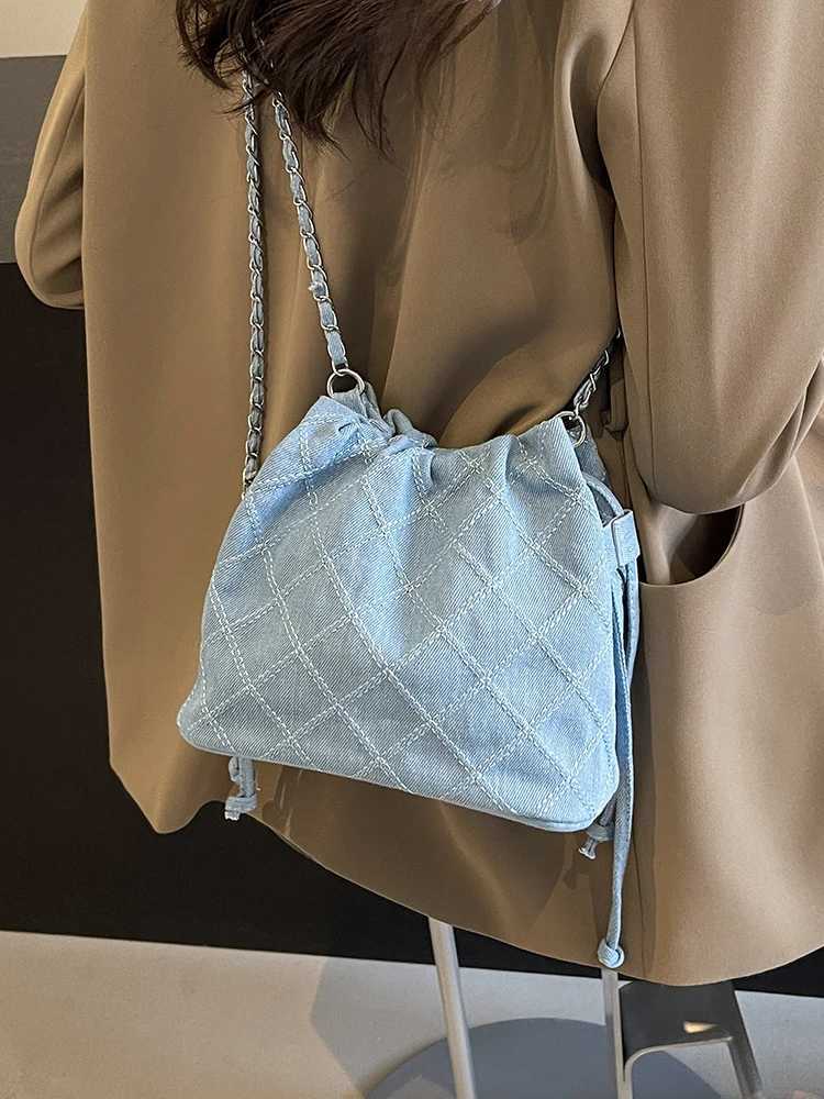 Trendy Design Denim Bucket Bag Shoulder Crossbody Bags for Women Handbags and Purses New Trendy Design Travel Messenger Bag M240925