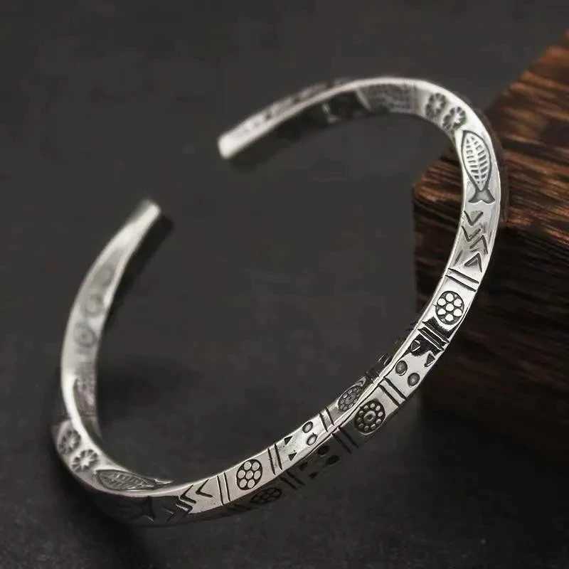 Silver-Plated Mobius Open Bracelet Engraved Totem Infinite Loop Cuff Bangle for Men and Women Trendy Party Jewelry GiftX240925