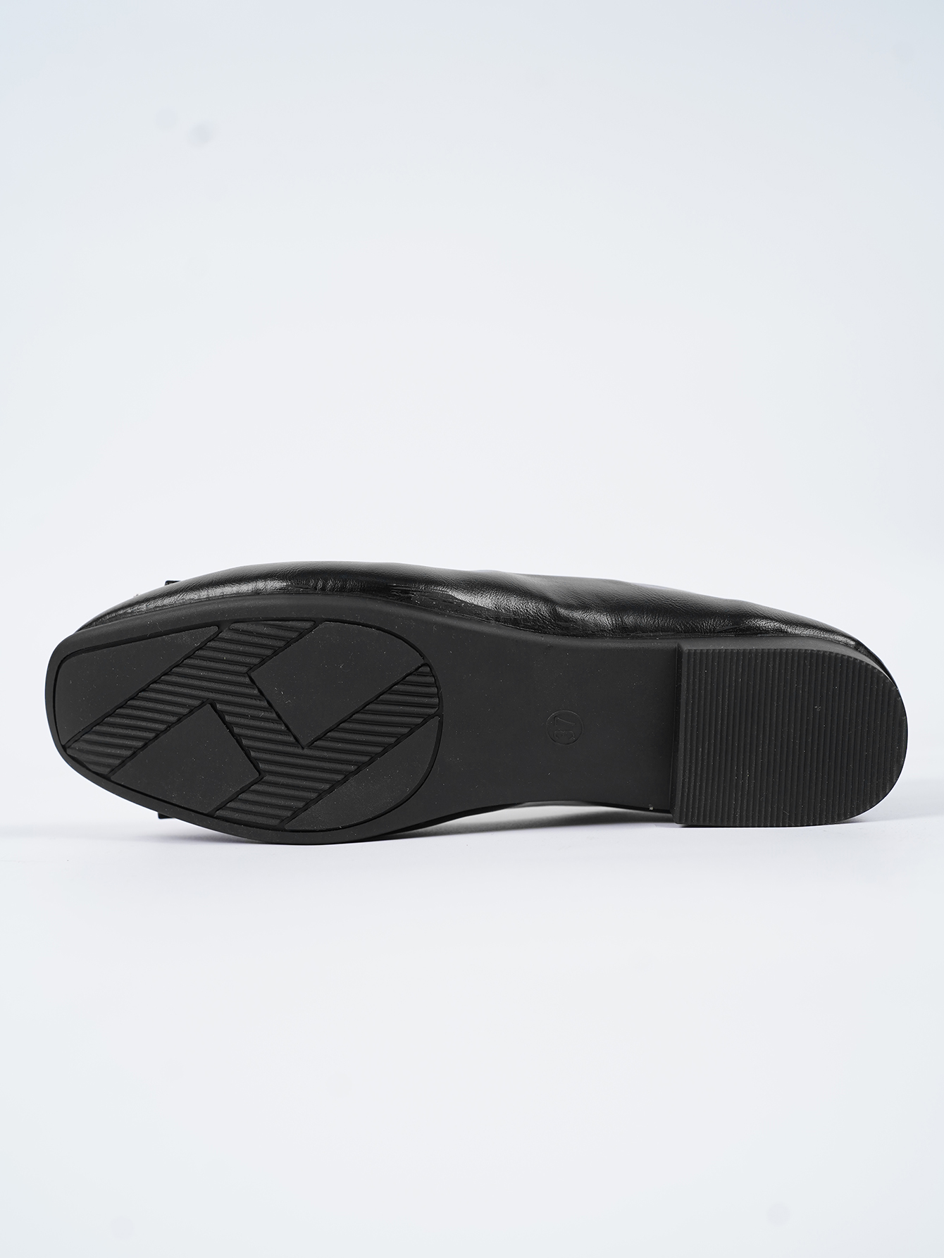 Women's Flat Sandals with Chic Design - Perfect for Everyday Wear