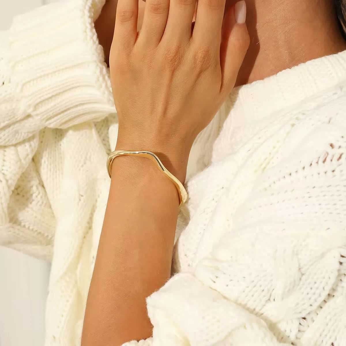 Youthway Stainless Steel Texture Opening Cuff Bangle Bracelets Metal Waterproof Minimalist Elegant Jewelry for Women Gift 2024X240925