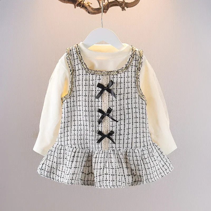 Girls classic checkered clothing set with cardigan and skirt baby girl childrens elegant spring autumn 240925